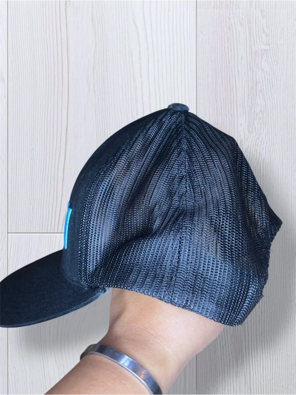 HURLEY Women’s Trucker Hat - Navy Blue Mesh Back Snapback Cap - Turquoise Logo